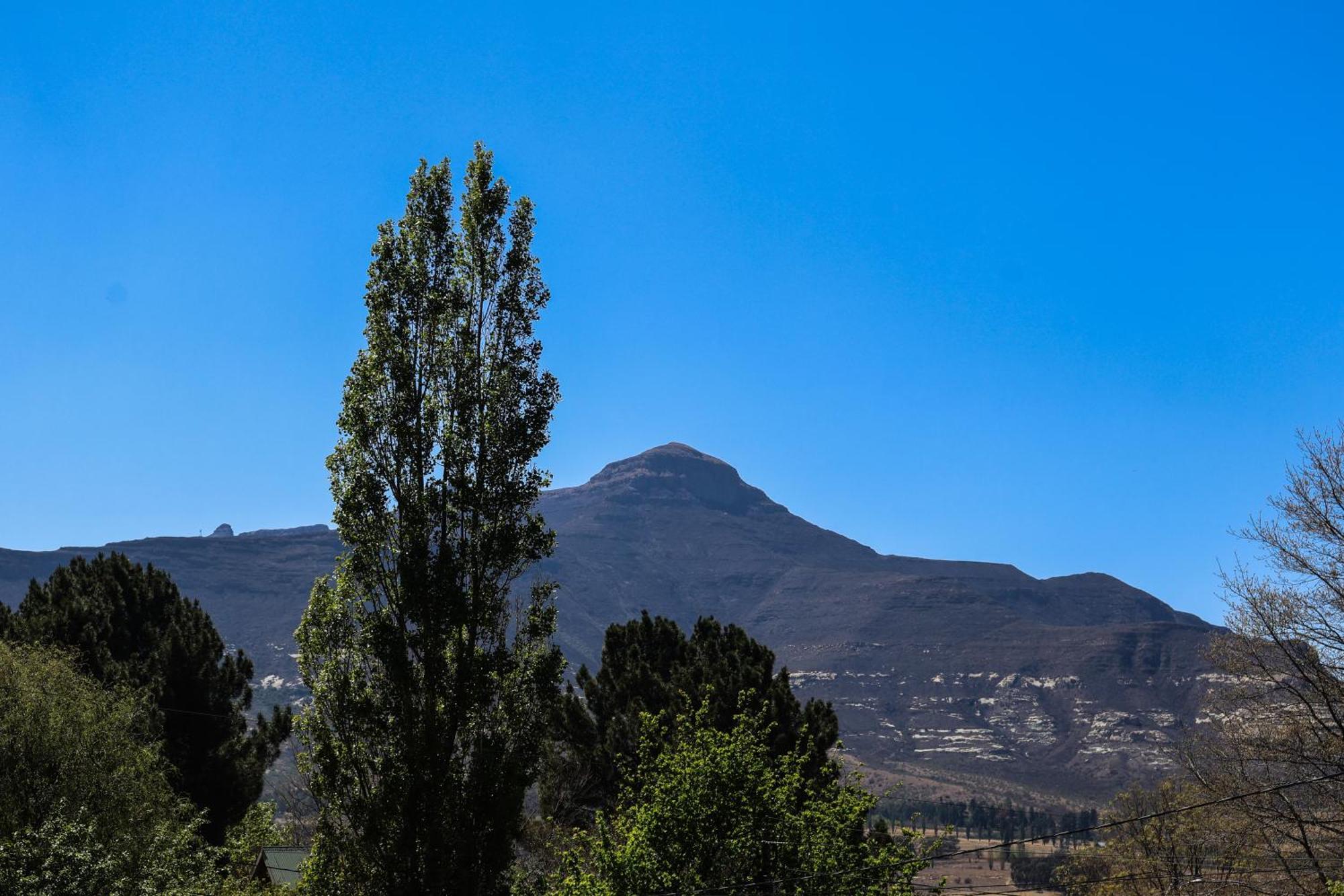 Clarens Eddies Guest house Buitenkant foto